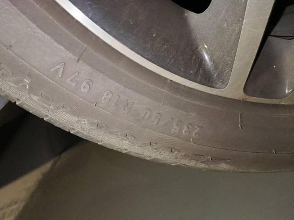 [上海·沪B] 二手奔驰奔驰GLA2015款 GLA 220 4MATIC 时尚型