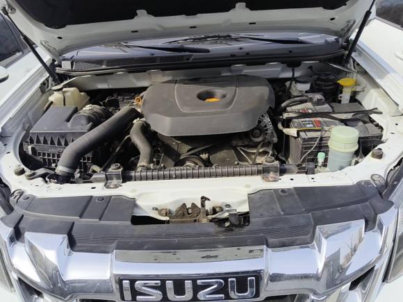 [济南·鲁A] 二手五十铃铃拓2019款 2.5T四驱手动领航版 国VI 加长版JE4D25Q6A