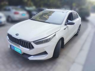 起亚起亚K32019款 1.5L CVT新锐版
