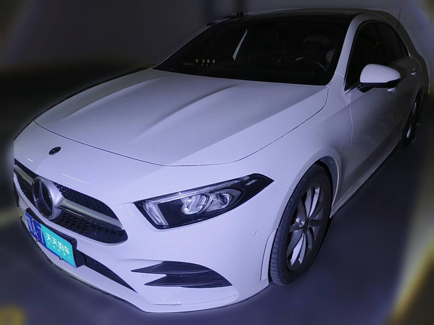 [武汉·鄂A] 奔驰奔驰A级2021款 A 200 L 运动轿车时尚型