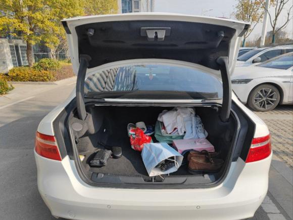 [南京·苏A] 二手捷豹捷豹XE2015款 2.0T 200PS R-Sport