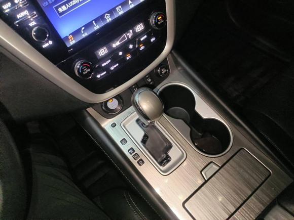 [成都·湘A] 二手日产楼兰2015款 2.5 S/C HEV XL 两驱混动尊雅版