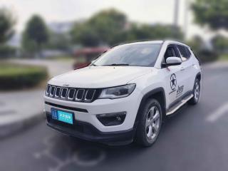 Jeep指南者2020款 220T 自动精英版