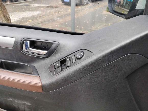 [上海·沪C] 二手上汽大通MAXUS上汽大通MAXUS G102018款 PLUS 2.0T 自动精英版