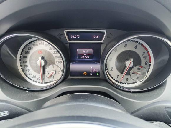 [杭州·浙A] 二手奔驰奔驰GLA2015款 GLA 220 4MATIC 时尚型