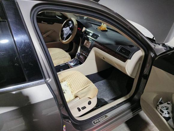 [上海·沪A] 二手大众帕萨特2013款 1.8TSI DSG御尊版