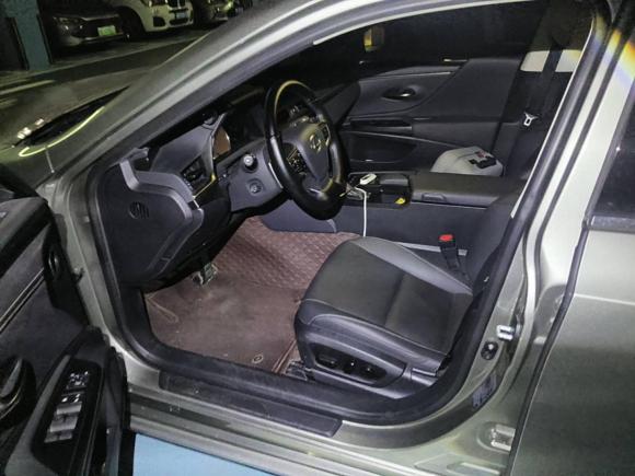 [深圳·粤B] 二手雷克萨斯雷克萨斯ES2020款 200 卓越版