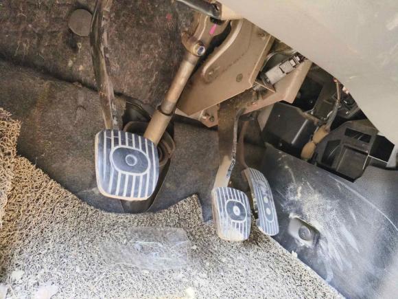 [台州·浙J] 二手日产日产NV2002010款 1.6L 豪华型