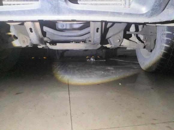 [南昌·赣A] 二手江铃驭胜S3502013款 2.4T 手动两驱柴油豪华版5座