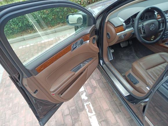 [无锡·苏B] 二手大众辉腾2012款 3.0L 商务型