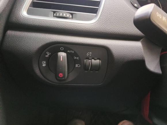 [武汉·鄂A] 二手奥迪奥迪Q32018款 30周年年型 30 TFSI 时尚型