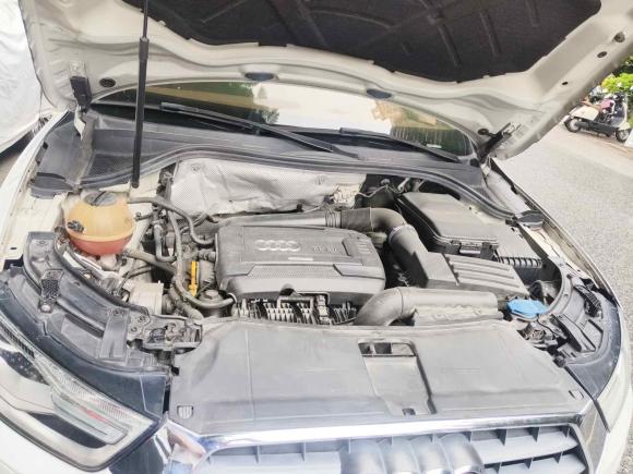 [广州·粤A] 二手奥迪奥迪Q32016款 35 TFSI 时尚型