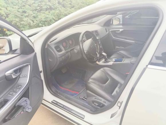 [无锡·苏B] 二手沃尔沃沃尔沃V602013款 T5 智雅版