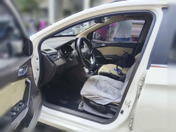 [南京·苏A] 二手宝骏宝骏310W2017款 1.5L 手动时尚型 国VI