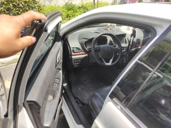 [上海·沪B] 二手比亚迪秦新能源2014款 1.5T 酷黑骑士旗舰型