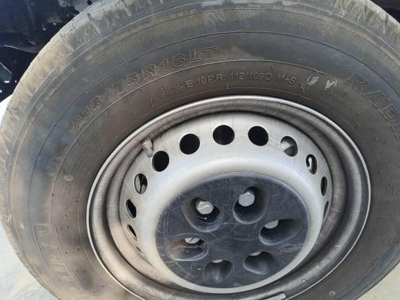 [南京·苏A] 二手依维柯依维柯得意2023款 2.5T A35M1聚财版短轴中顶单胎侧拉门5-9座