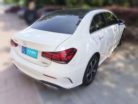 [南京·苏L] 二手奔驰奔驰A级2022款 改款二 A 200 L 运动轿车时尚型