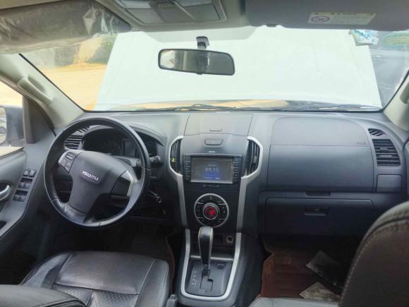 [南昌·赣A] 二手五十铃D-MAX2015款 2.5T四驱自动超豪华型4JK1