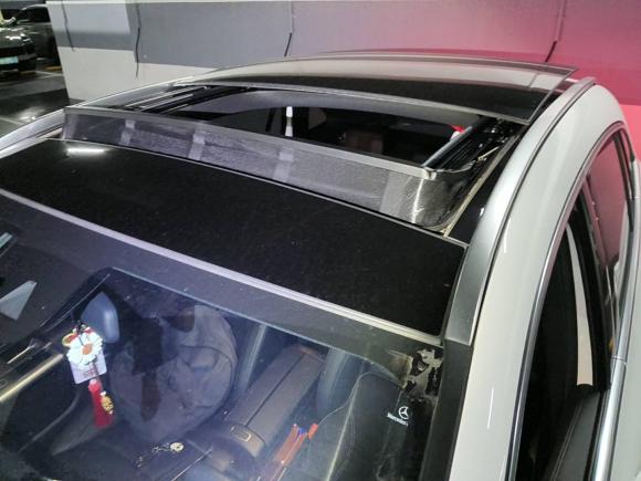 [上海·沪A] 二手奔驰奔驰EQA2022款 EQA 260