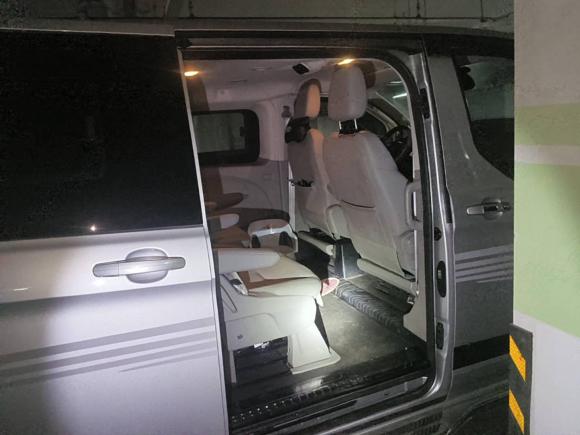 [南昌·赣A] 二手福特全顺2023款 2.0T汽油自动商旅型短轴低顶7/8/9座