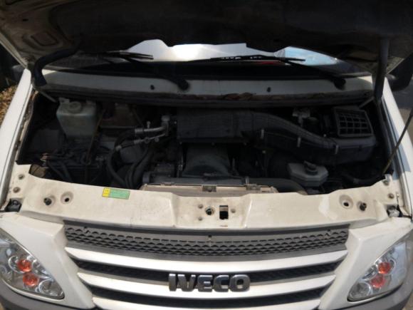 [无锡·苏B] 二手依维柯依维柯褒迪2017款 2.5T经典A32客车中顶6-7座47Z5