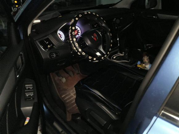 [济南·鲁A] 二手荣威荣威RX52018款 20T 两驱手动旗舰版