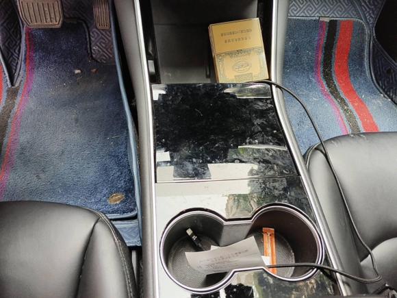 [成都·川A] 二手特斯拉Model 32020款 标准续航后驱升级版