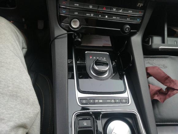 [广州·粤A] 二手捷豹捷豹F-PACE2018款 2.0T 四驱都市尊享版