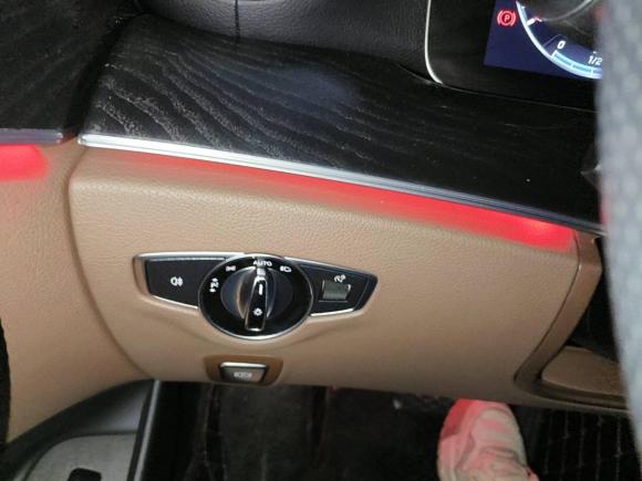 [南京·苏L] 二手奔驰奔驰E级2019款 E 300 L 运动时尚型