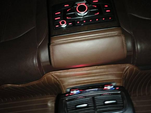 [济南·鲁A] 二手奥迪奥迪A6L2012款 50 TFSI quattro 豪华型