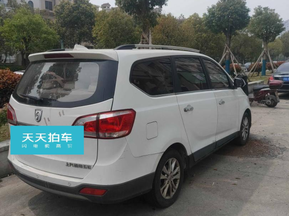 [宁波·浙B] 二手宝骏宝骏7302015款 1.8L 手动舒适ESP版 7座