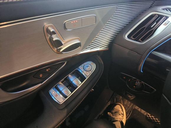 [上海·沪A] 二手奔驰奔驰EQC2022款 EQC 350 4MATIC 特别版