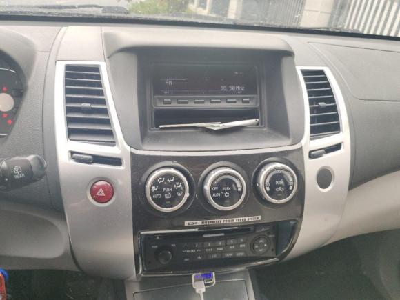 [南京·苏A] 二手三菱帕杰罗·劲畅2013款 3.0L 自动四驱行政版