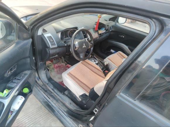 [义乌·浙G] 二手三菱欧蓝德2010款 劲界 2.0 运动版