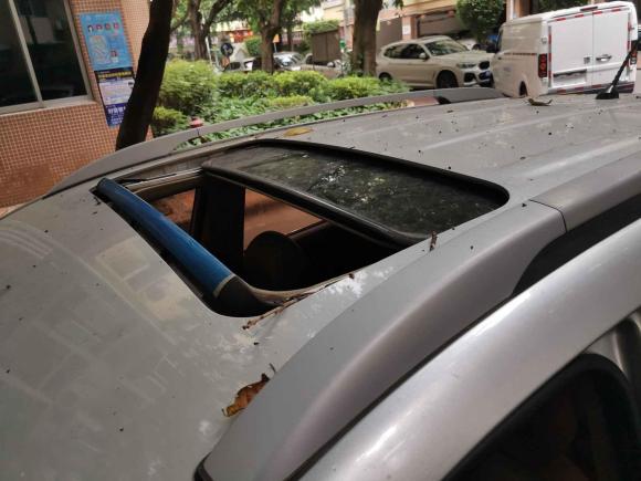 [广州·粤A] 二手现代北京现代ix352010款 2.0L 自动两驱精英版GLS