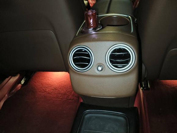 [武汉·鄂A] 二手奔驰奔驰E级2020款 E 300 L 运动时尚型