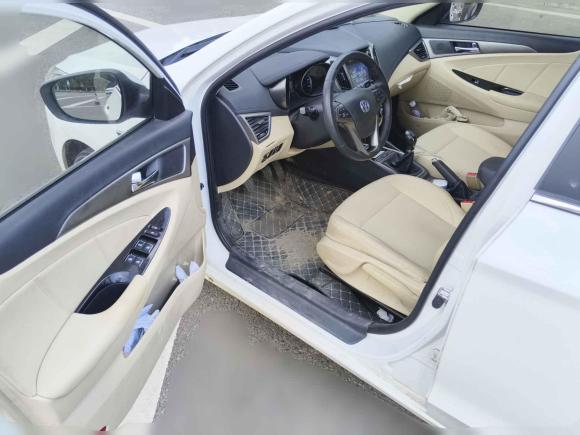 [成都·川A] 二手长安逸动2016款 1.6L 手动风尚型