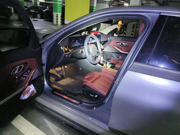 [上海·沪A] 二手宝马宝马i32022款 eDrive 35 L