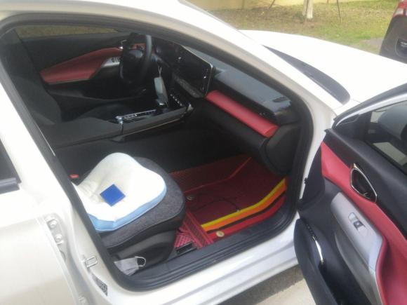 [上海·黑A] 二手宝骏宝骏Valli2021款 1.5T 大理天空 CVT尊享型