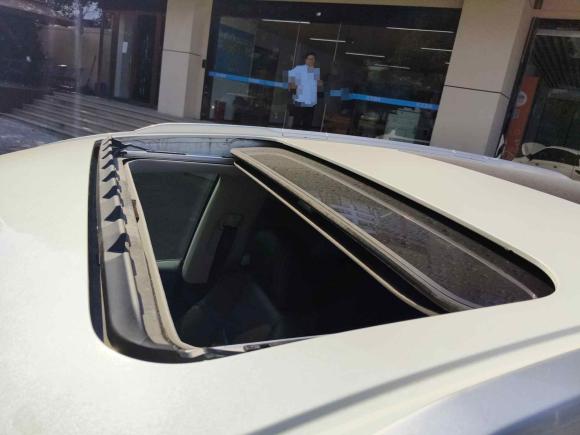 [南京·苏A] 二手英菲尼迪英菲尼迪QX602016款 2.5 S/C Hybrid 两驱卓越版 国V