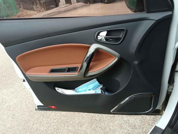 [青岛·鲁B] 二手海马海马S52015款 1.5T CVT豪华型运动版