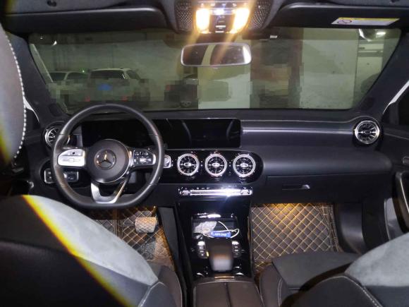 [合肥·皖A] 二手奔驰奔驰A级2021款 A 200 L 运动轿车时尚型