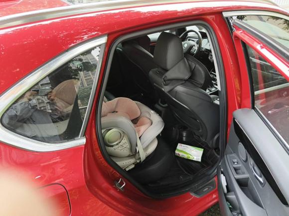 [佛山·粤E] 二手宝马宝马2系旅行车2018款 218i 尊享型运动套装