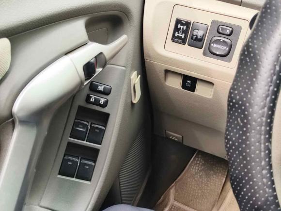 [上海·闽A] 二手丰田逸致2012款 180E CVT精英多功能版