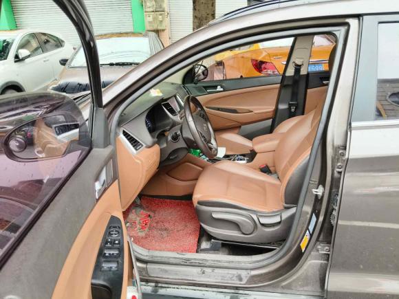 [佛山·粤Y] 二手现代途胜2015款 1.6T 双离合两驱智能型