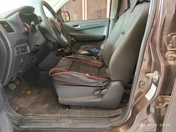 [南昌·赣A] 二手五十铃瑞迈2018款 2.8T经典版两驱豪华款加长货厢JE493ZLQ5F