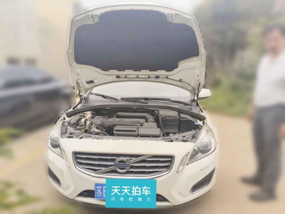 [无锡·苏B] 二手沃尔沃沃尔沃V602013款 T5 智雅版