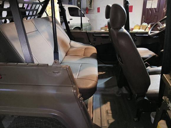 [南京·苏A] 二手BAW北汽制造212经典2016款 2.0L 三角门 四驱豪华型 国V