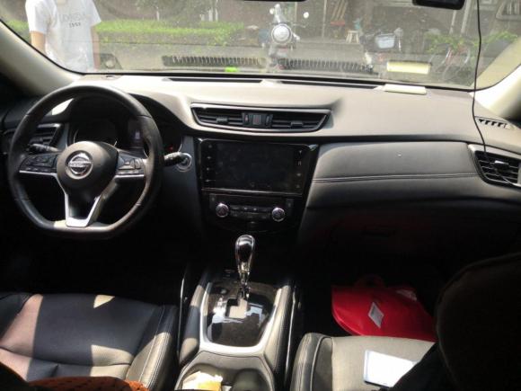 [上海·沪C] 二手日产奇骏2019款 2.0L CVT智联舒适版 2WD