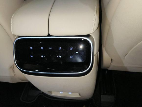 [深圳·粤B] 二手鸿蒙智行问界M72022款 1.5T 四驱旗舰版